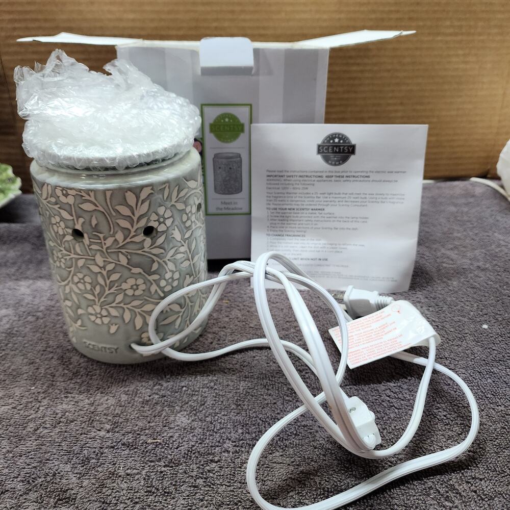 Scentsy Meet in the Meadow Full Size Warmer b54